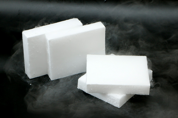 做刺身時干冰怎么用